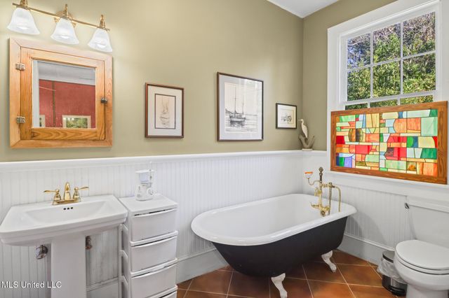 502 Jeff Davis Avenue, Waveland, MS 39576