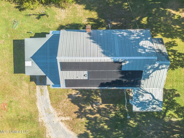 502 Jeff Davis Avenue, Waveland, MS 39576