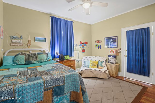 502 Jeff Davis Avenue, Waveland, MS 39576