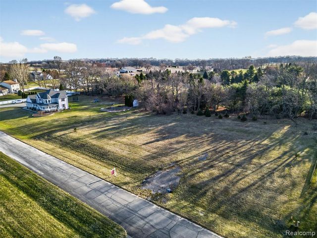 4640 Melanie Lane, White Lake, MI 48383