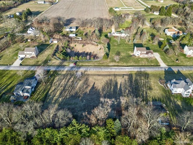 4640 Melanie Lane, White Lake, MI 48383