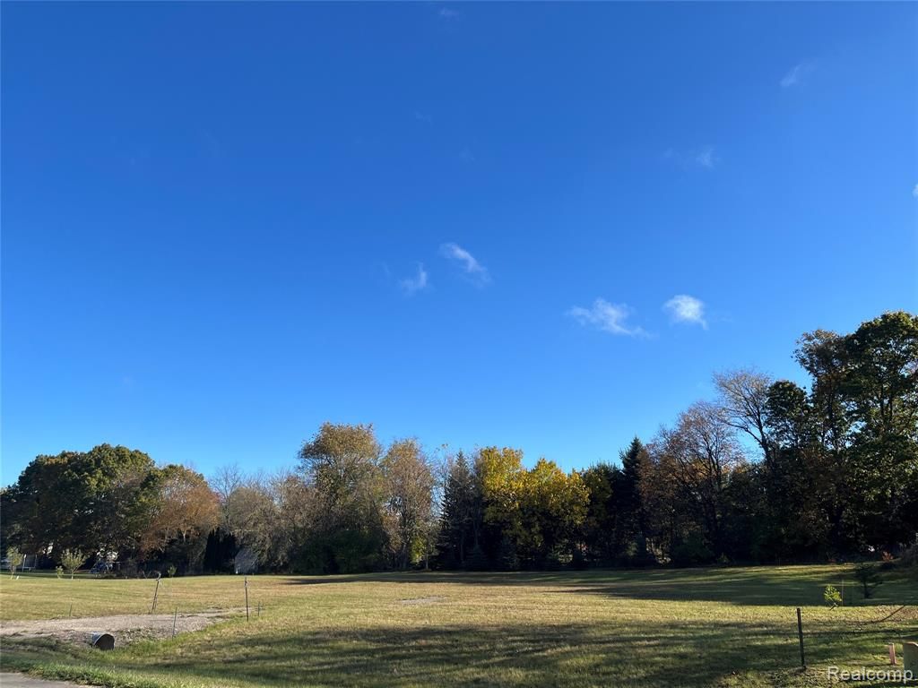4640 Melanie Lane, White Lake, MI 48383