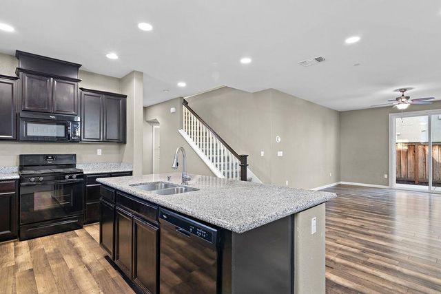 2200 Gallery Dr, Riverbank, CA 95367