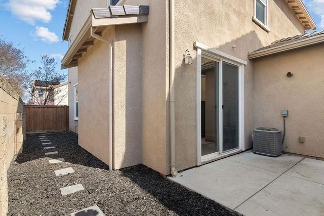 2200 Gallery Dr, Riverbank, CA 95367