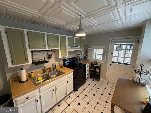 1322 PENN ST, Harrisburg, PA 17102