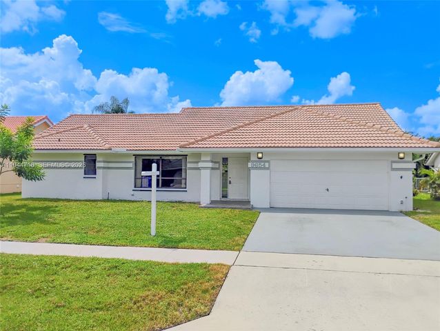 9654 Sun Pointe Dr, Boynton Beach, FL 33437