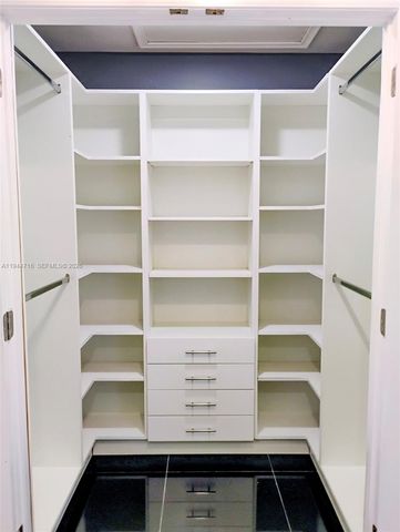 9654 Sun Pointe Dr, Boynton Beach, FL 33437