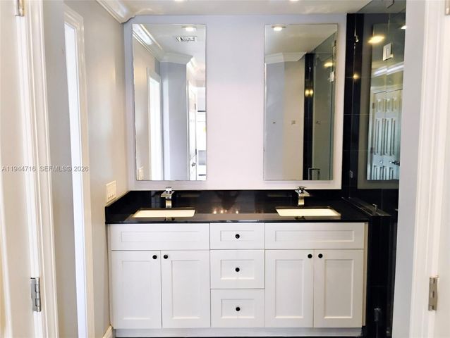 9654 Sun Pointe Dr, Boynton Beach, FL 33437