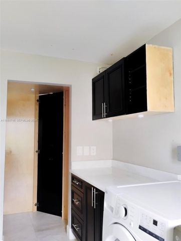 9654 Sun Pointe Dr, Boynton Beach, FL 33437