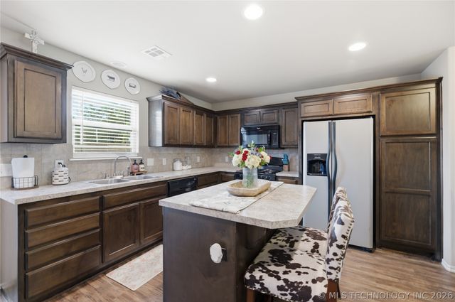 323 N Fairland Avenue, Coweta, OK 74429