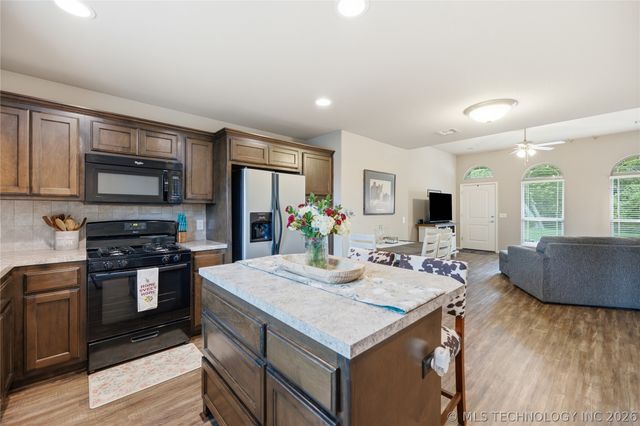 323 N Fairland Avenue, Coweta, OK 74429