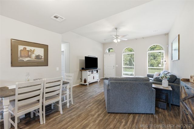 323 N Fairland Avenue, Coweta, OK 74429