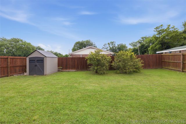 323 N Fairland Avenue, Coweta, OK 74429