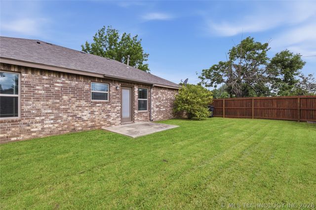 323 N Fairland Avenue, Coweta, OK 74429