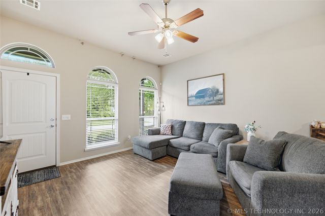 323 N Fairland Avenue, Coweta, OK 74429
