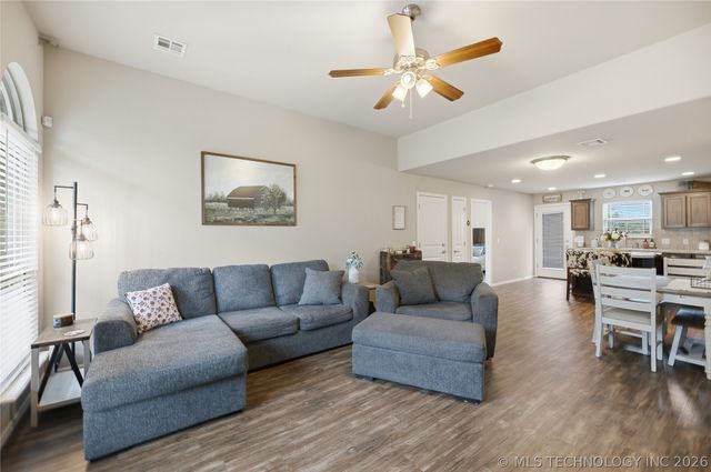 323 N Fairland Avenue, Coweta, OK 74429