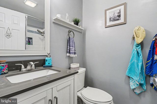 247 FROELICH AVE, Mountville, PA 17554