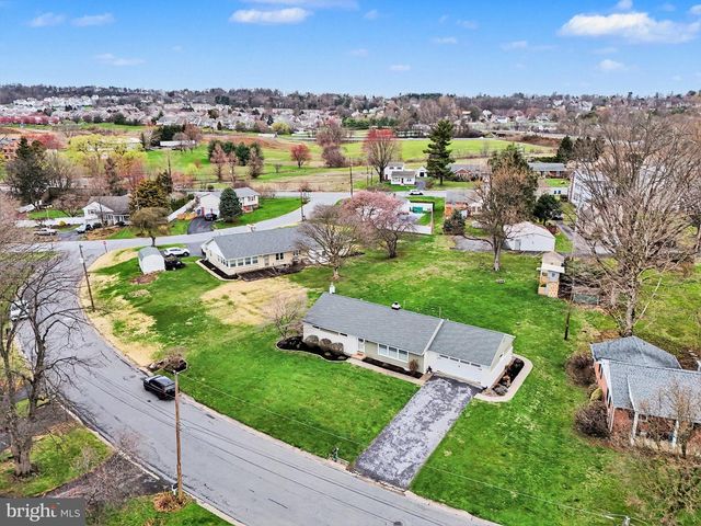 247 FROELICH AVE, Mountville, PA 17554