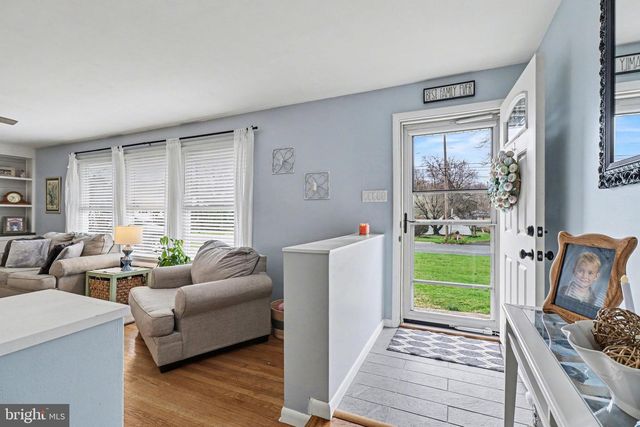 247 FROELICH AVE, Mountville, PA 17554