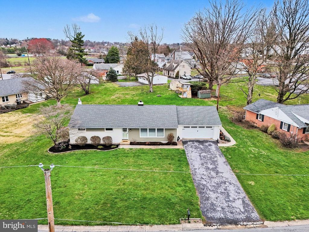 247 FROELICH AVE, Mountville, PA 17554