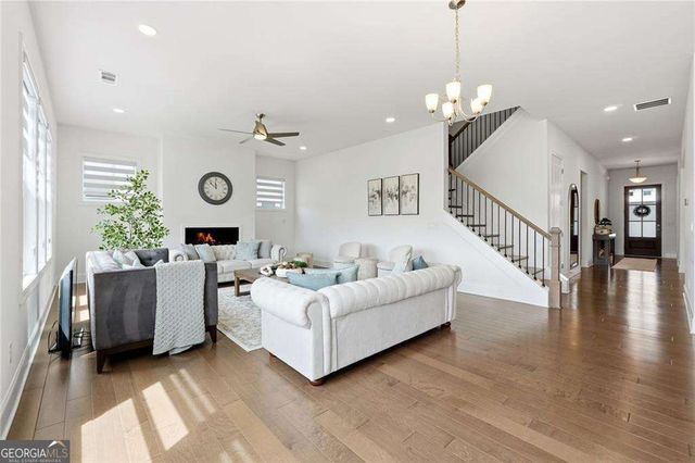 5043 Baywood Lane, Woodstock, GA 30188