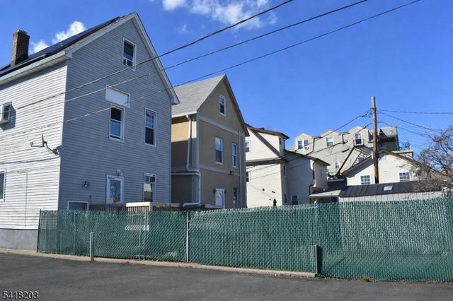 546 S Broad St, Elizabeth City, NJ 07202