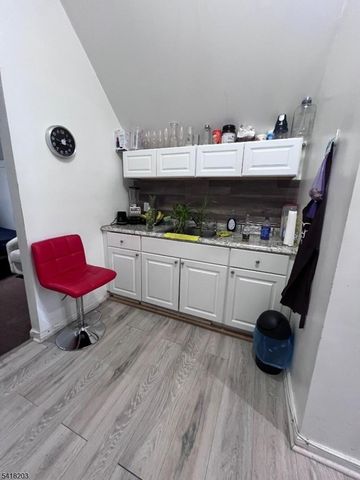 546 S Broad St, Elizabeth City, NJ 07202