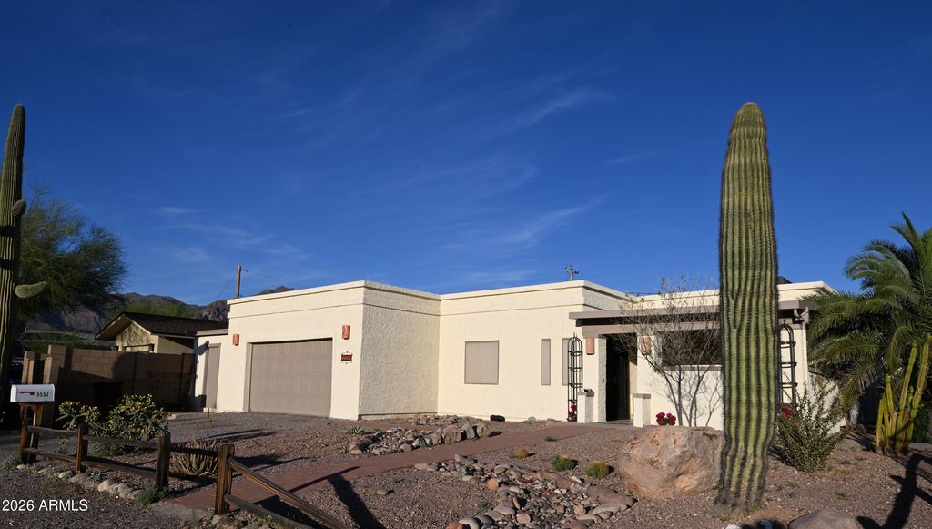 5557 S ALAMEDA Road, Gold Canyon, AZ 85118 — photo 2