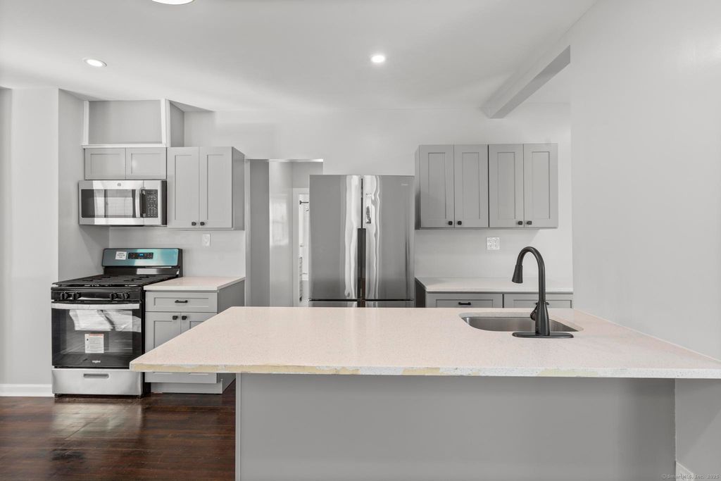 228 Cooke Street 1, Waterbury, CT 06710