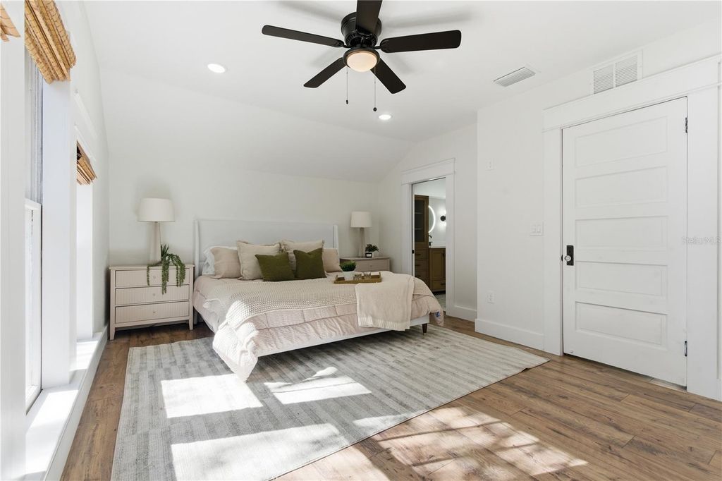 Image 22 of property listing at 5508 N BRANCH AVENUE, Tampa, FL 33604