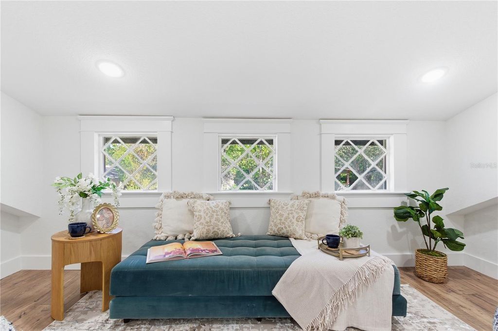 Image 25 of property listing at 5508 N BRANCH AVENUE, Tampa, FL 33604