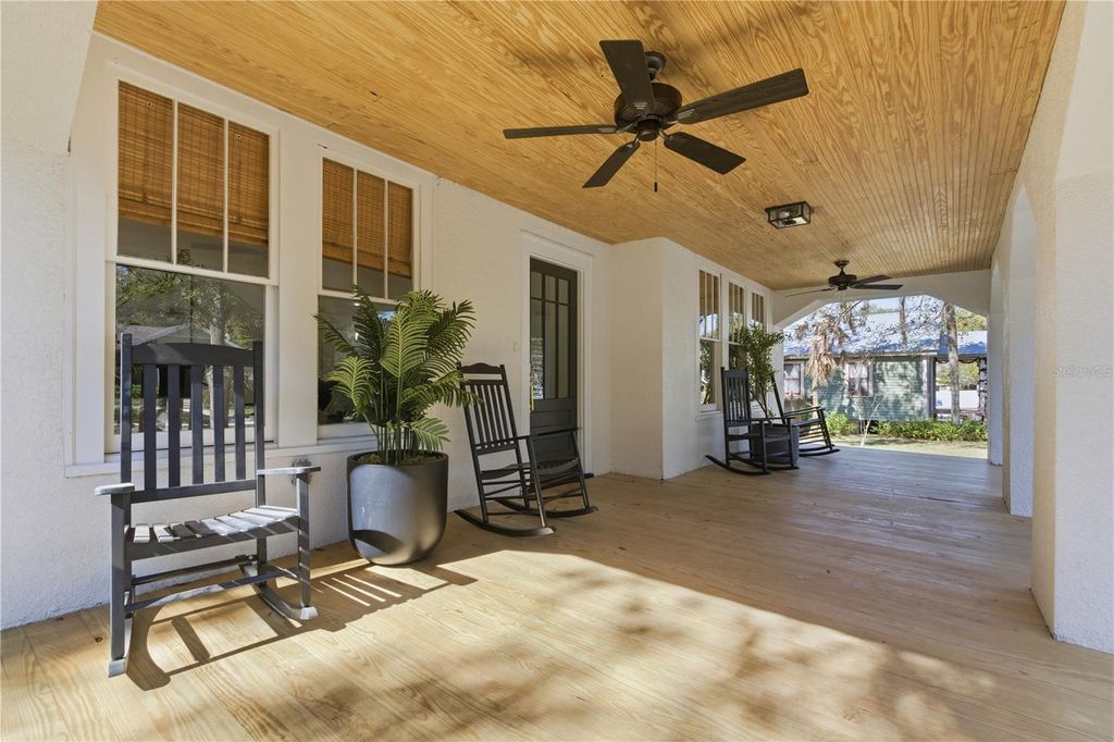 Image 4 of property listing at 5508 N BRANCH AVENUE, Tampa, FL 33604