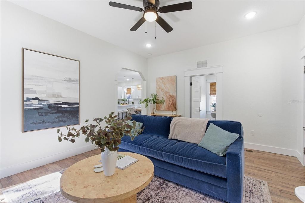 Image 7 of property listing at 5508 N BRANCH AVENUE, Tampa, FL 33604