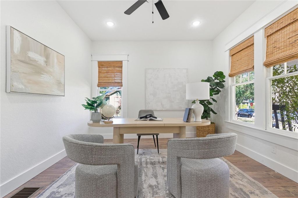 Image 9 of property listing at 5508 N BRANCH AVENUE, Tampa, FL 33604