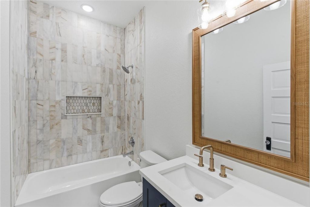 Image 10 of property listing at 5508 N BRANCH AVENUE, Tampa, FL 33604