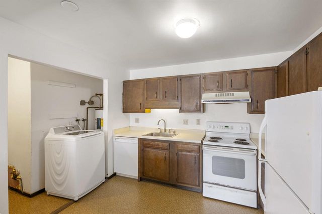 10818 W Donna DRIVE, Milwaukee, WI 53224