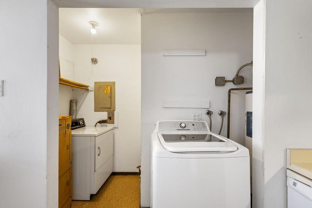 10818 W Donna DRIVE, Milwaukee, WI 53224