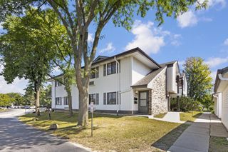 10818 W Donna DRIVE, Milwaukee, WI 53224