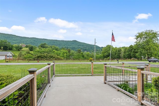 225 Valley View Terrace, Waynesville, NC 28786