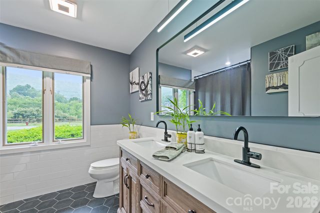 225 Valley View Terrace, Waynesville, NC 28786