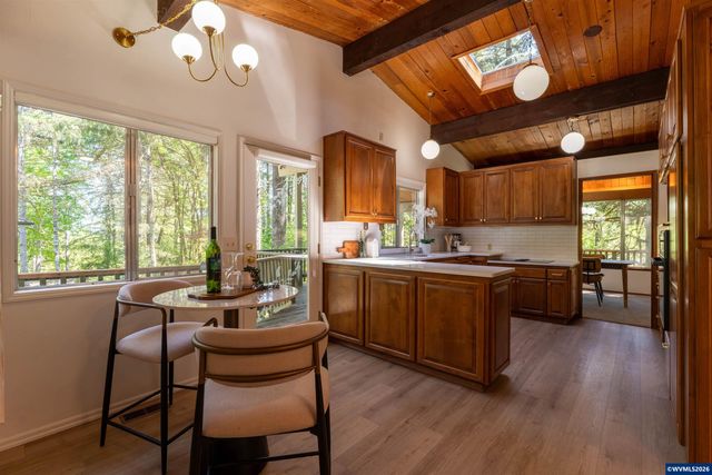 2715 NW Glenwood Pl, Corvallis, OR 97330