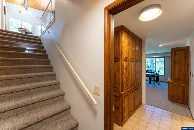 2715 NW Glenwood Pl, Corvallis, OR 97330