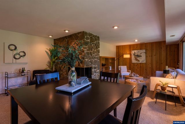 2715 NW Glenwood Pl, Corvallis, OR 97330