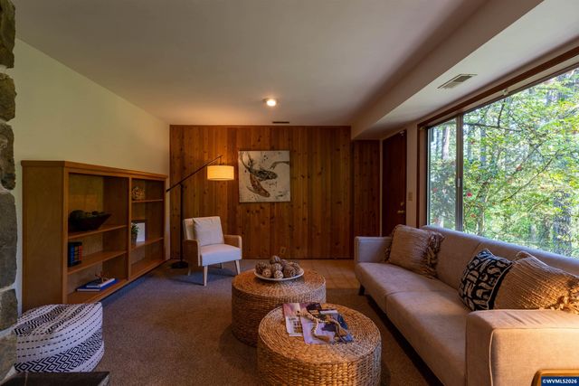 2715 NW Glenwood Pl, Corvallis, OR 97330