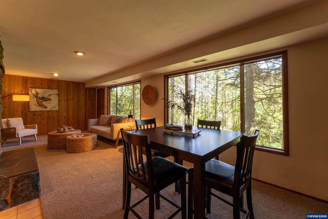 2715 NW Glenwood Pl, Corvallis, OR 97330