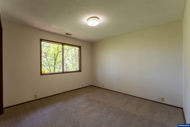 2715 NW Glenwood Pl, Corvallis, OR 97330