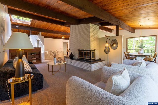 2715 NW Glenwood Pl, Corvallis, OR 97330
