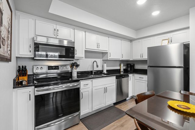 403 Veterans Blvd 304, Branson, MO 65616