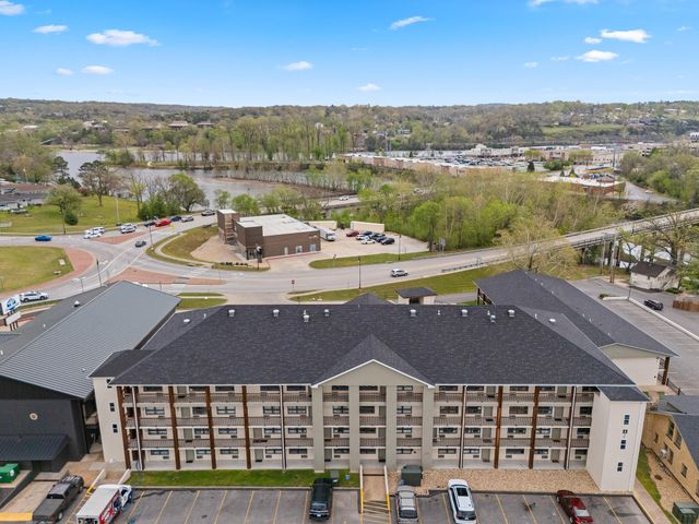 403 Veterans Blvd 304, Branson, MO 65616