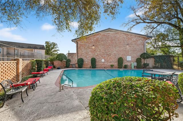 1811 Stoney Brook Drive 91, Houston, TX 77063